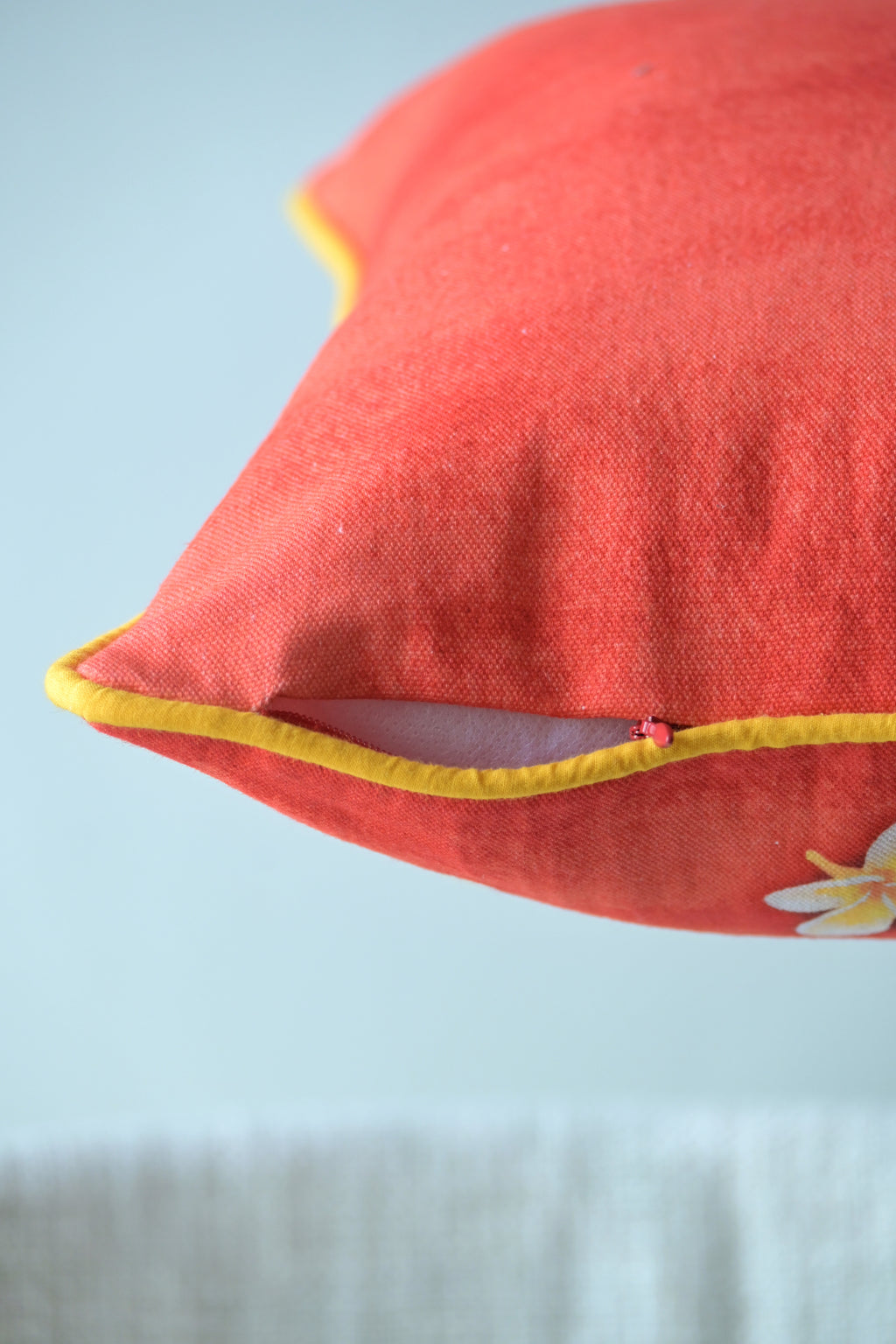 Soft breath shared by frangipani and squirrel (set of three) 🌼