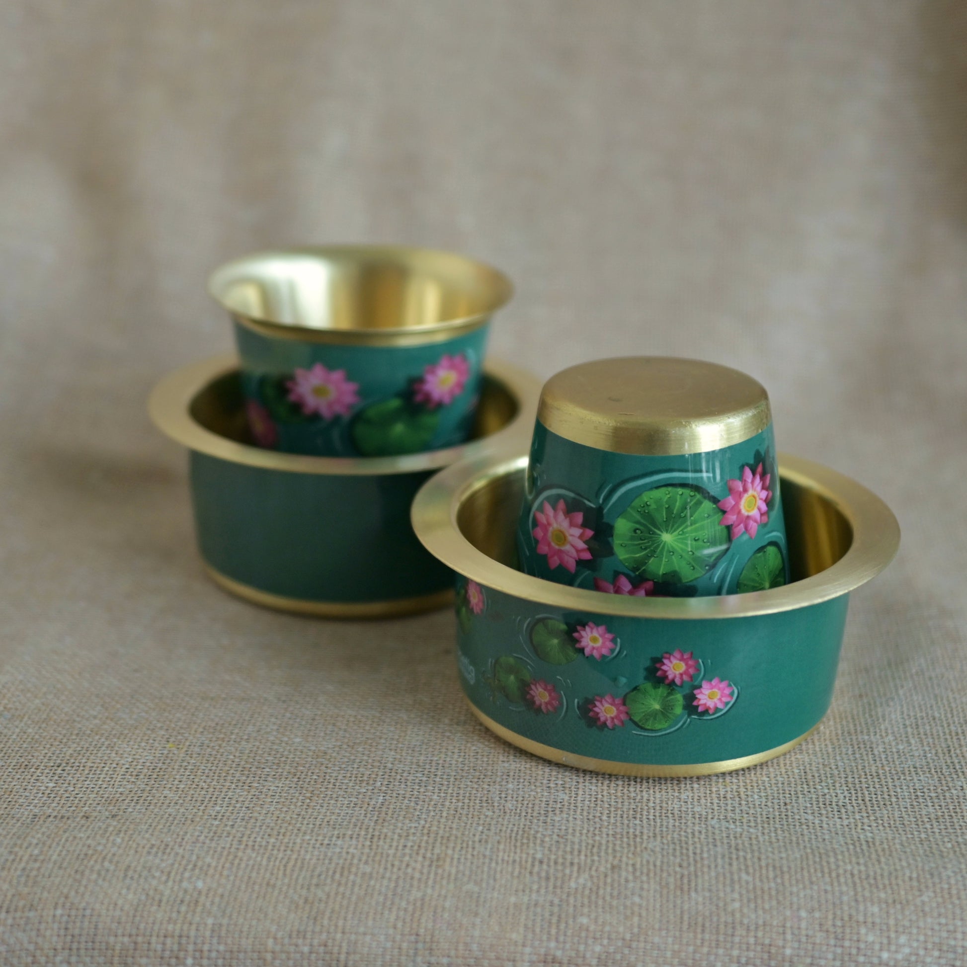 A lotus pond full of stories