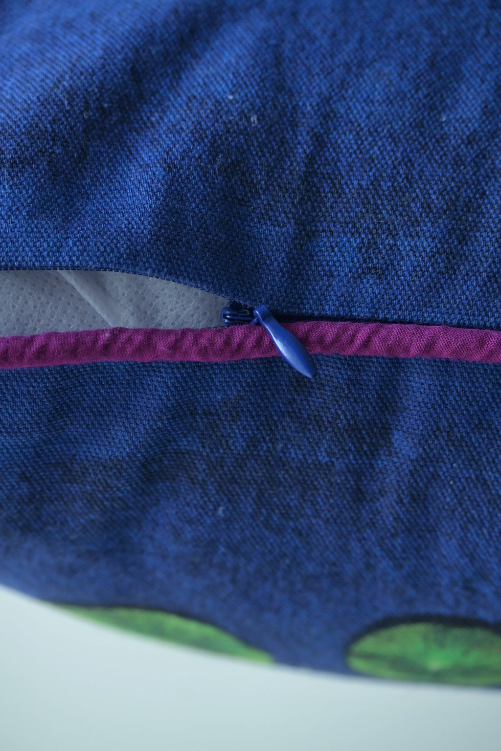 White tiger moves slowly in a lotus pond (set of three) 🌼